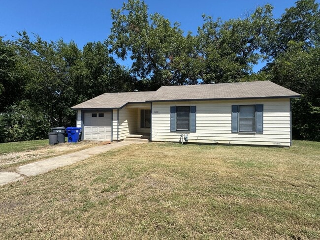 Primary Photo - Single Family Home *LEASING SPECIAL AVAILA...
