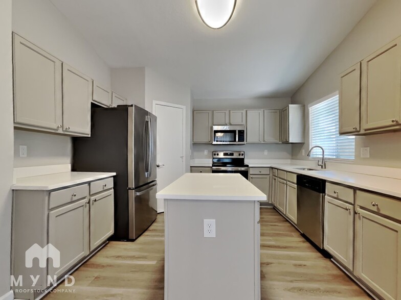 Building Photo - 4545 N 67th Ave