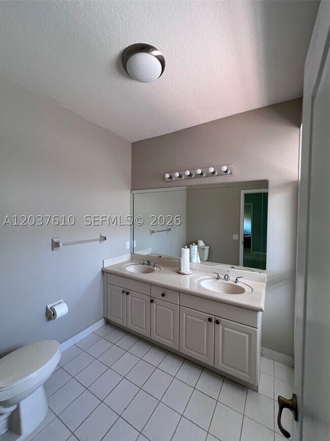 Building Photo - 10155 SW 159th Ct