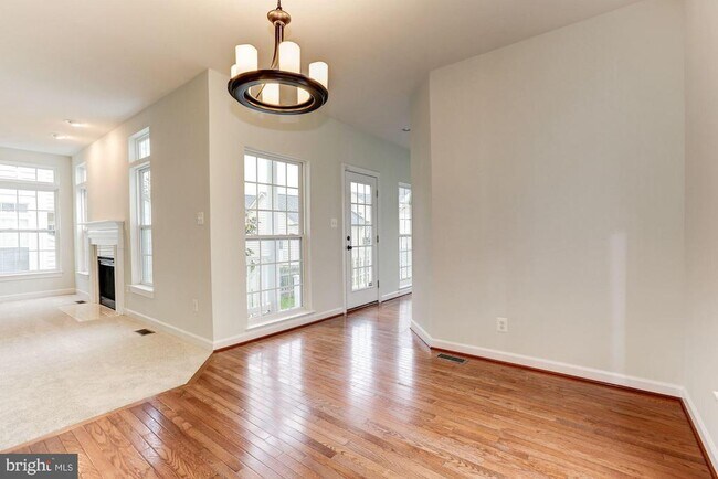 Building Photo - 2705 Mae Wade Ave