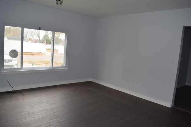 Building Photo - 315 Voorheis St