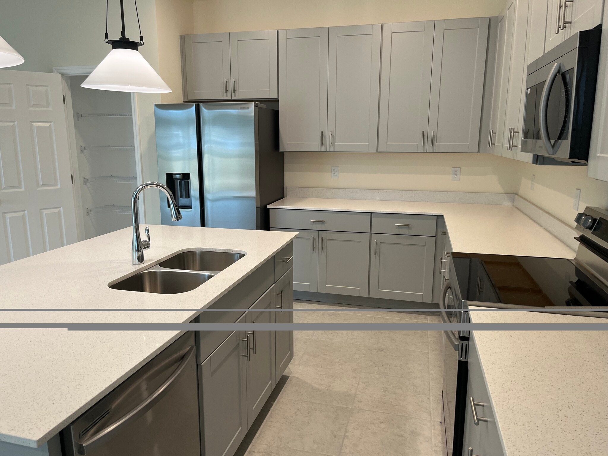 Building Photo - 801 Lemon Ave