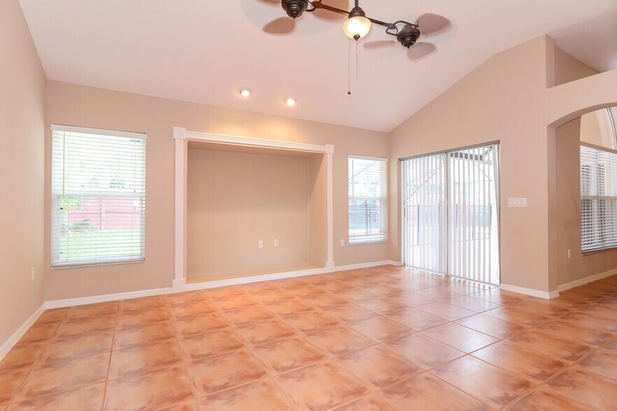 Building Photo - 2602 Freeland Dr