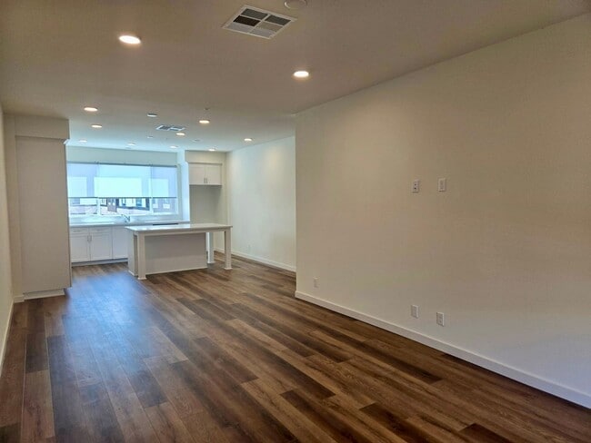 Building Photo - BEAUTIFUL BRAND NEW TOWNHOME IN STANTON FOR LEASE