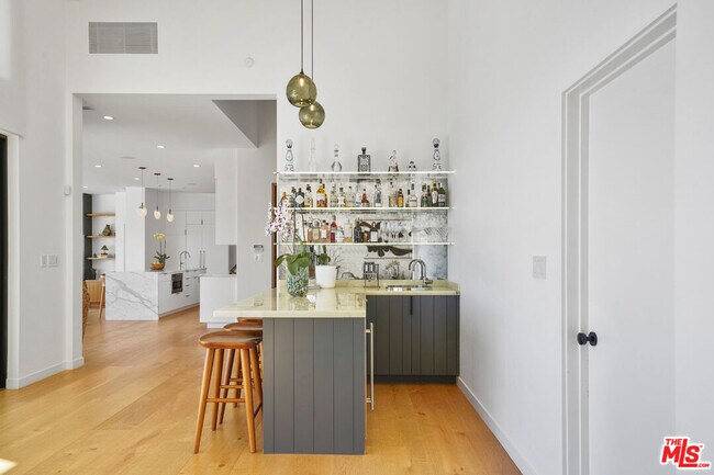 Building Photo - 8242 Hillside Ave