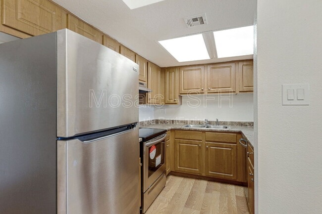 Building Photo - 3810 N Maryvale Pkwy