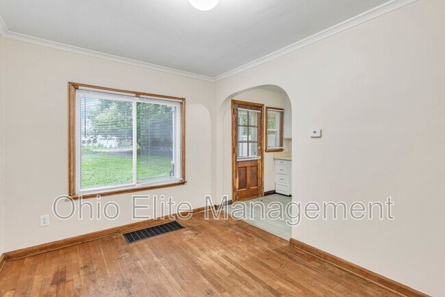 Building Photo - 49 S Burgess Ave