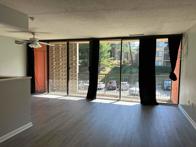 Building Photo - 4 S Van Dorn St