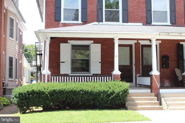 Primary Photo - 311 Dean St
