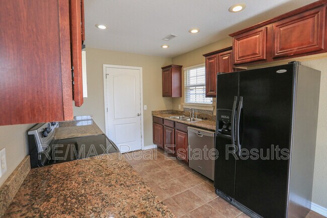 Building Photo - 6303 S 37th St