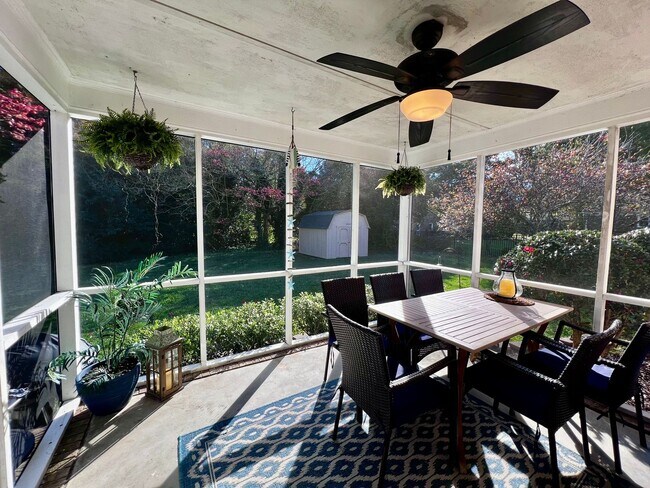 Building Photo - Beautiful All-Brick Ranch in the Heart of ...