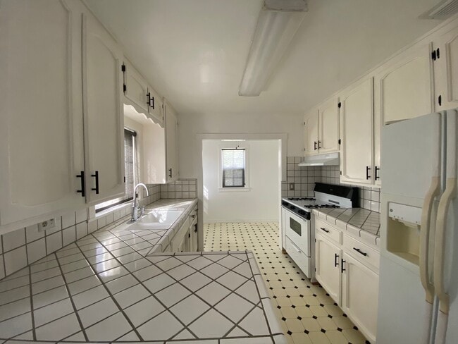 Building Photo - 5802 Arboga Rd