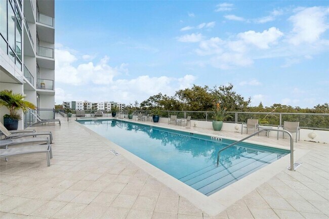 Building Photo - 101 S Eola Dr