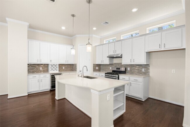 Building Photo - 8911 Wind Springs Dr