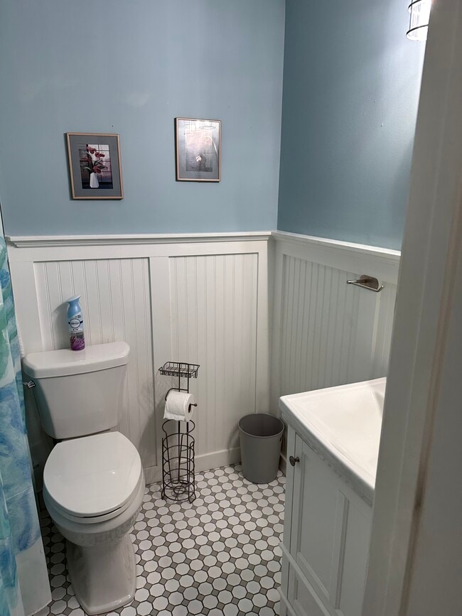 Building Photo - 236 Pine Ridge Dr