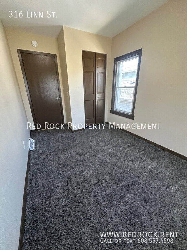 Building Photo - 316 Linn St