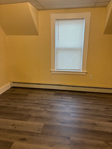 Building Photo - 59 E Pleasant St