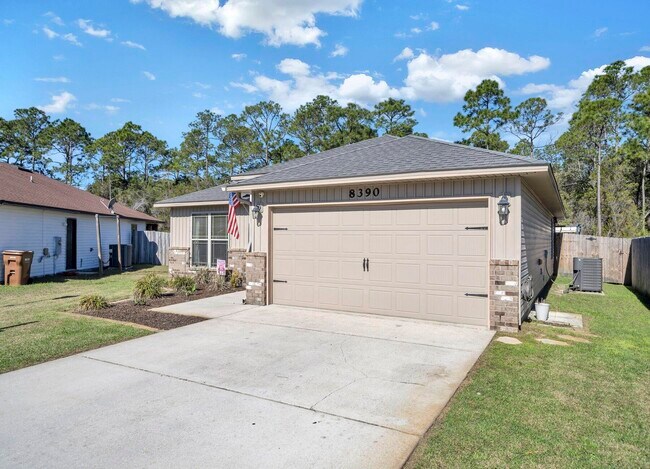Building Photo - 8390 Island Dr