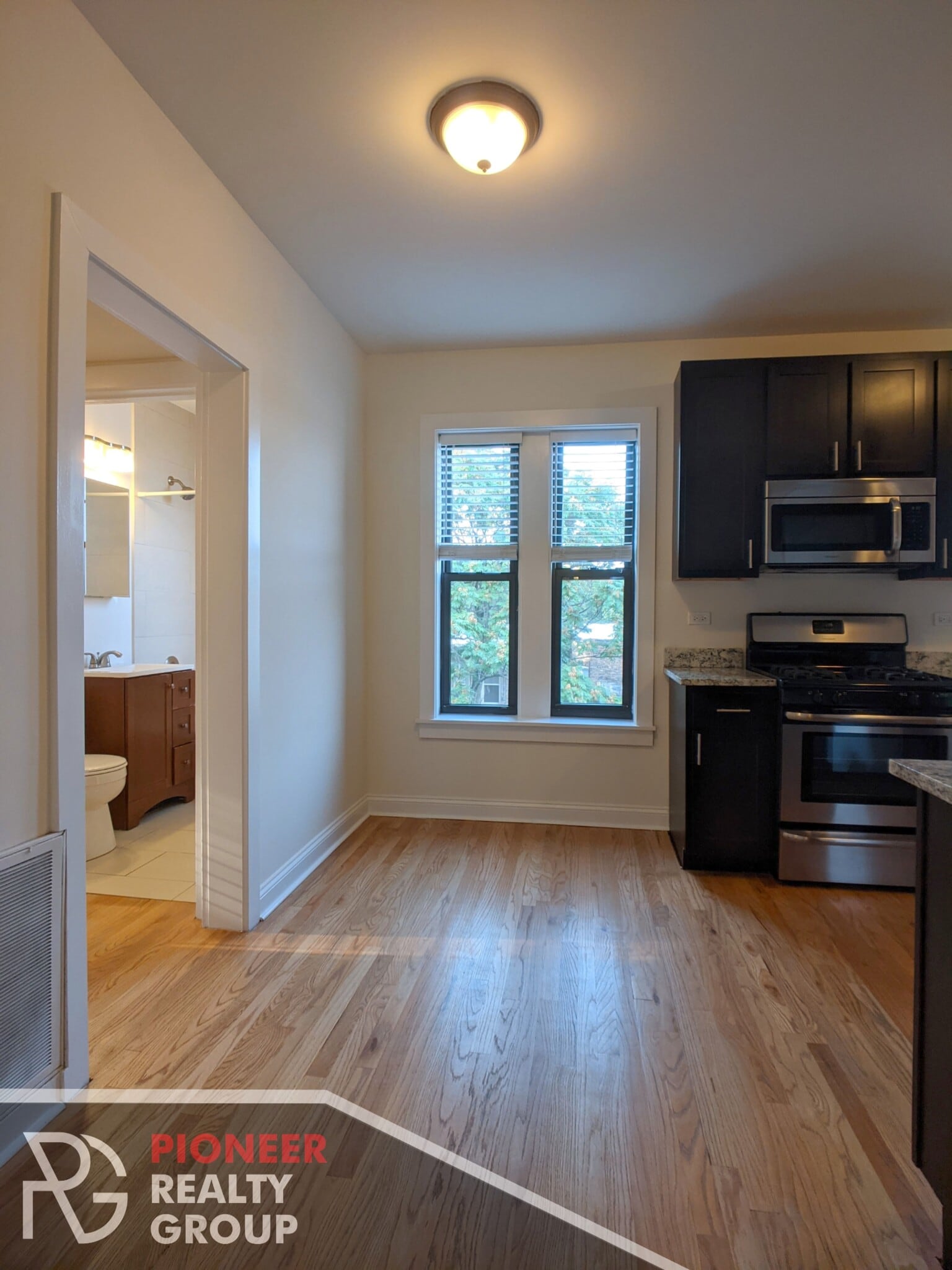 Building Photo - 4040 N Ashland Ave