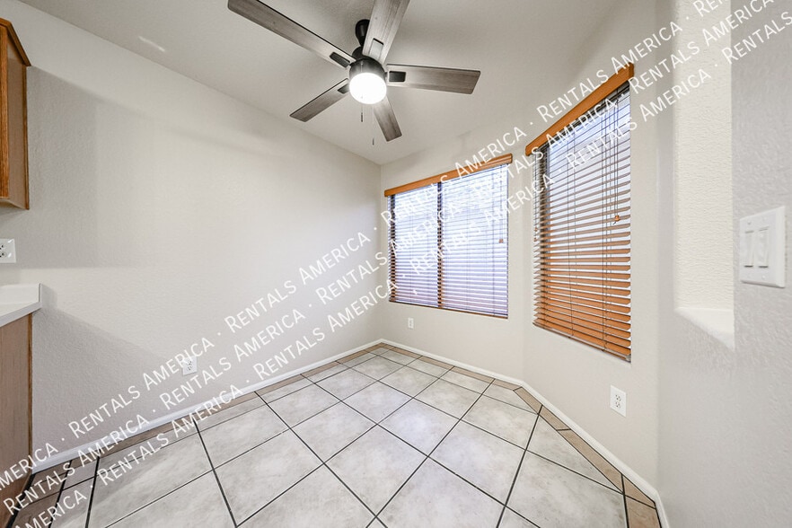 Building Photo - 42610 W Michaels Dr