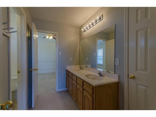 Building Photo - 1532 Tanglewood Dr