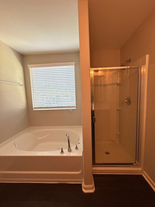 Building Photo - 3 Bedroom/ 2.5 Bathroom Berwick area in Savannah, GA