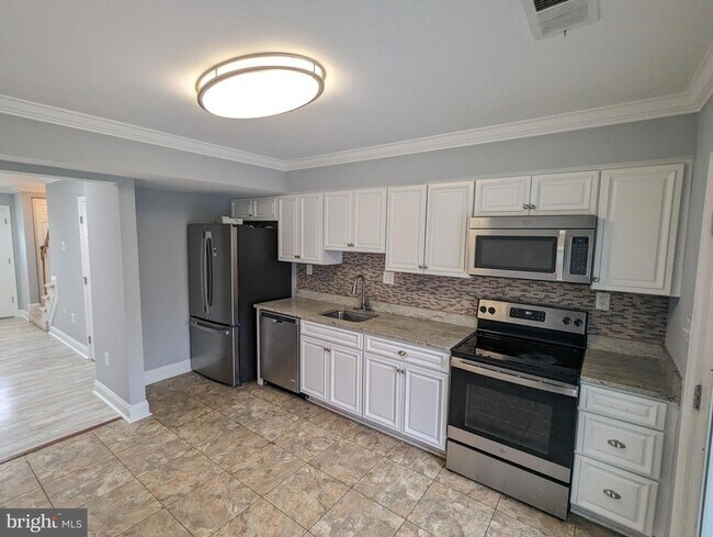 Building Photo - 483 Arwell Court