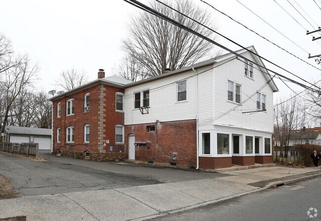 Primary Photo - 135 W Main St