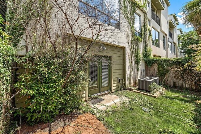 Building Photo - 4707 Caroline St