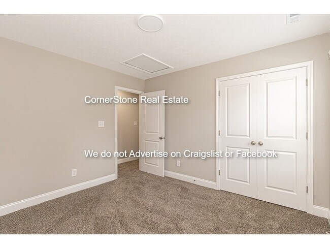 Building Photo - Move in special ($500 off first month's rent)