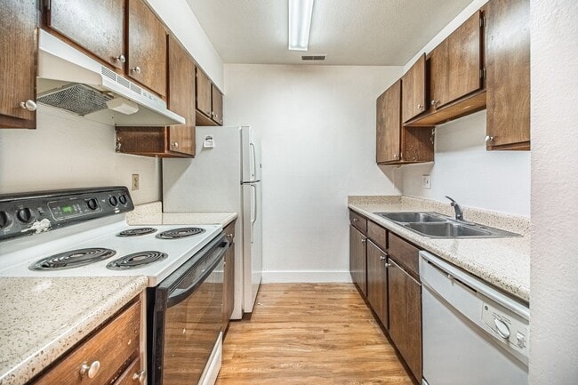 Building Photo - 1765 Zebulon Dr