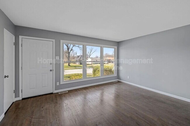 Building Photo - 250 Coteau Ln