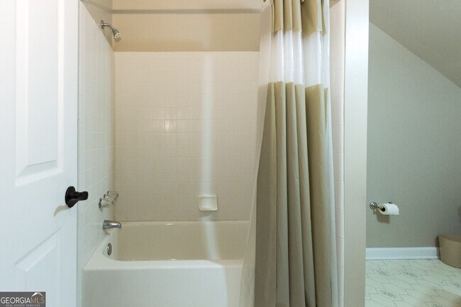 Building Photo - 5166 Wheeler Dr