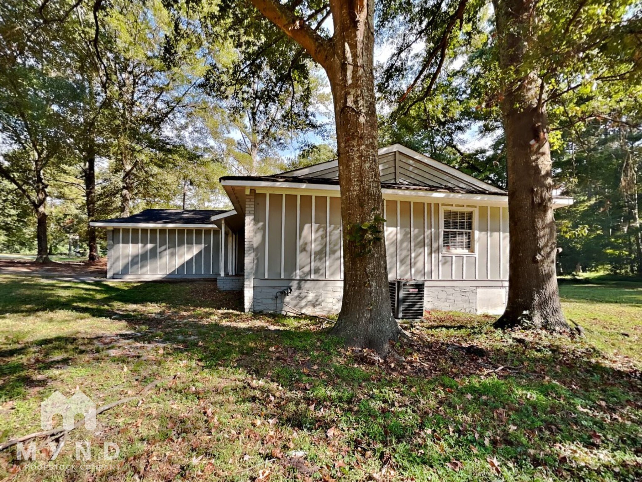 Building Photo - 370 Dot Dr