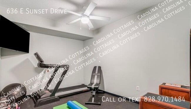 Building Photo - 636 E Sunset Dr