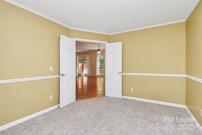 Building Photo - 203 Alnwick Ln