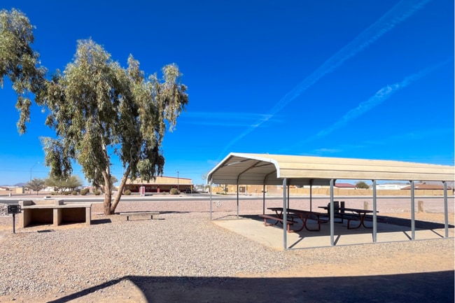Building Photo - 2Bed/1.5Bath House in Arizona City! Ready for Immediate Move-In! -- RV GATE! NO HOA!