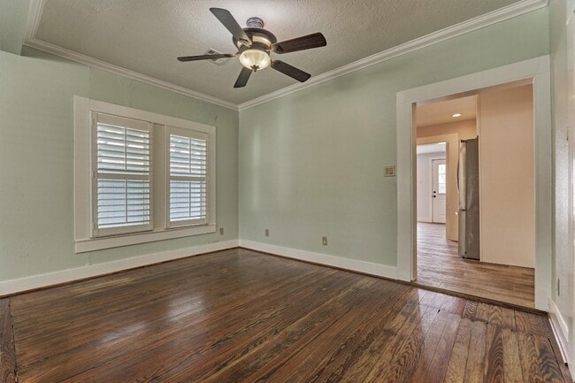 Building Photo - 711 Granberry St