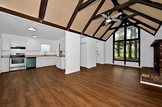 Building Photo - 441 Co Rd 539