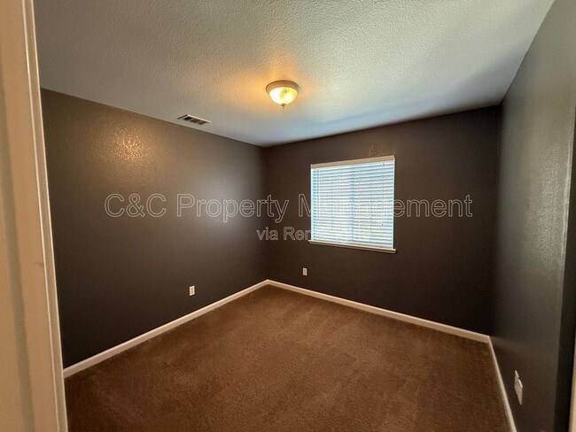 Building Photo - 10628 Siskiyou Ln