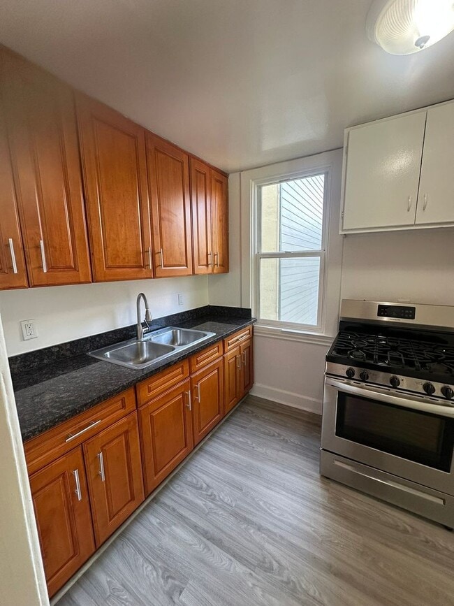 Building Photo - 1379-1383 24th Avenue