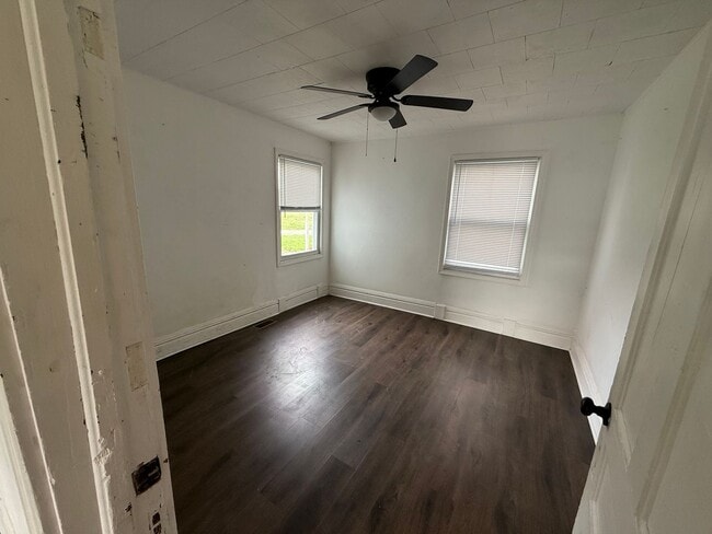 Building Photo - House for Rent