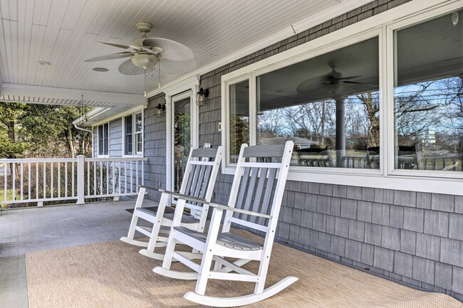 Building Photo - 500 Blossom Bend