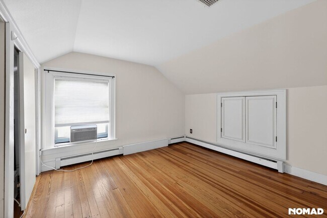 Building Photo - 910 N Clarkson St