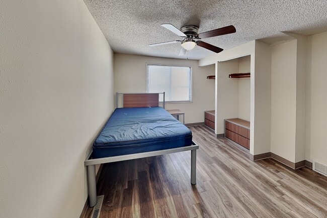 Building Photo - 207 Stanton Ave
