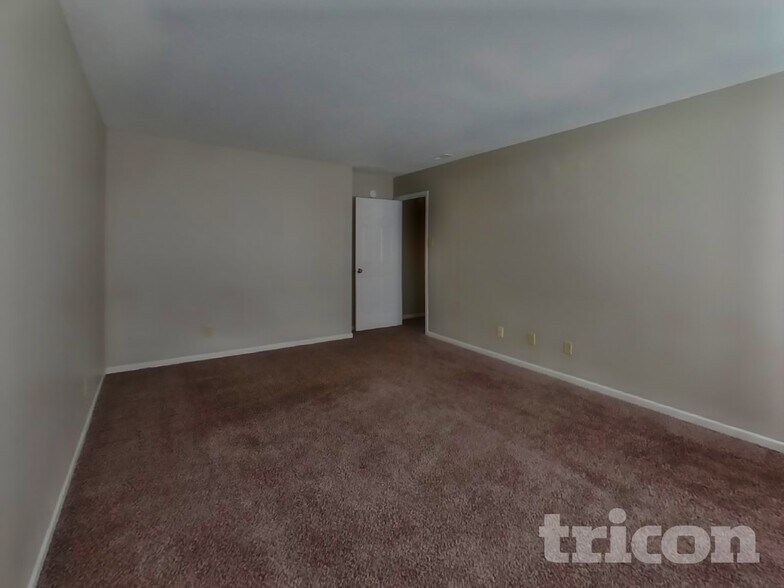 Building Photo - 712 Holly Rose Way