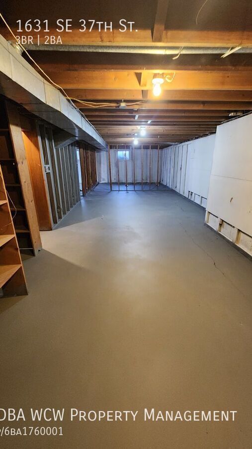 Building Photo - 1631 SE 37th St