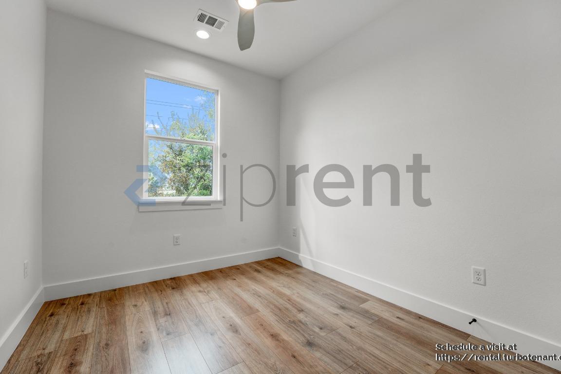 Building Photo - 124 S Mockingbird Cir