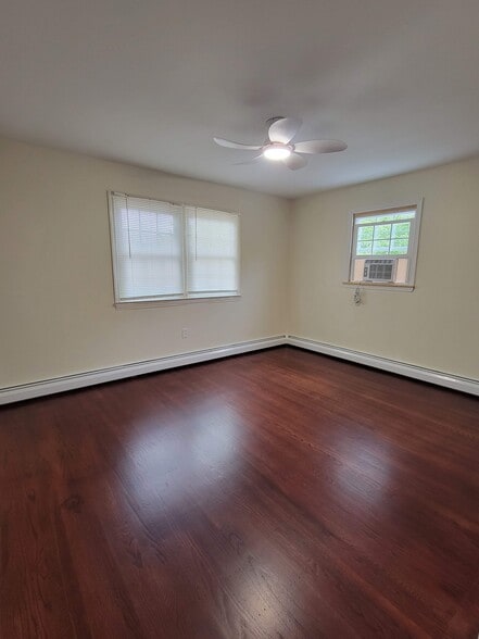 Building Photo - 936 Durham Rd