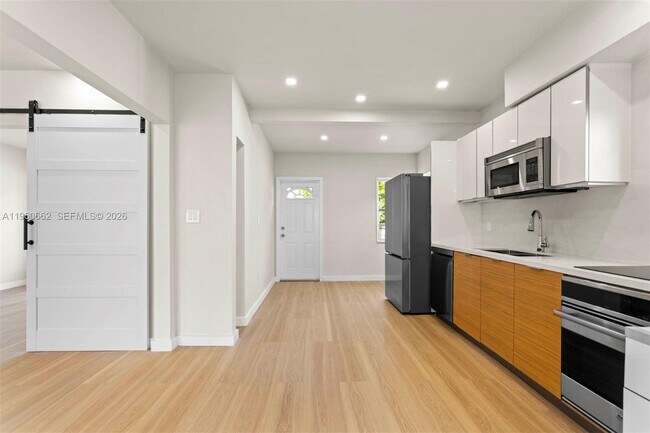 Building Photo - 9132 Froude Ave